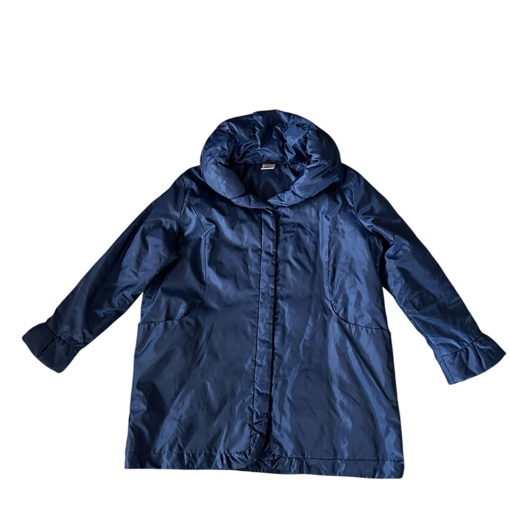 Navy Blue Puffer Jacket with Long Sleeves and Mid-Length Design